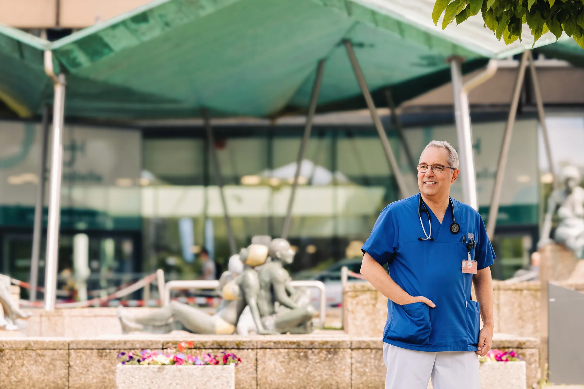 Portrait d'un médecin du CHR de la Citadelle à Liège — reportage corporate santé par Angel Bena
