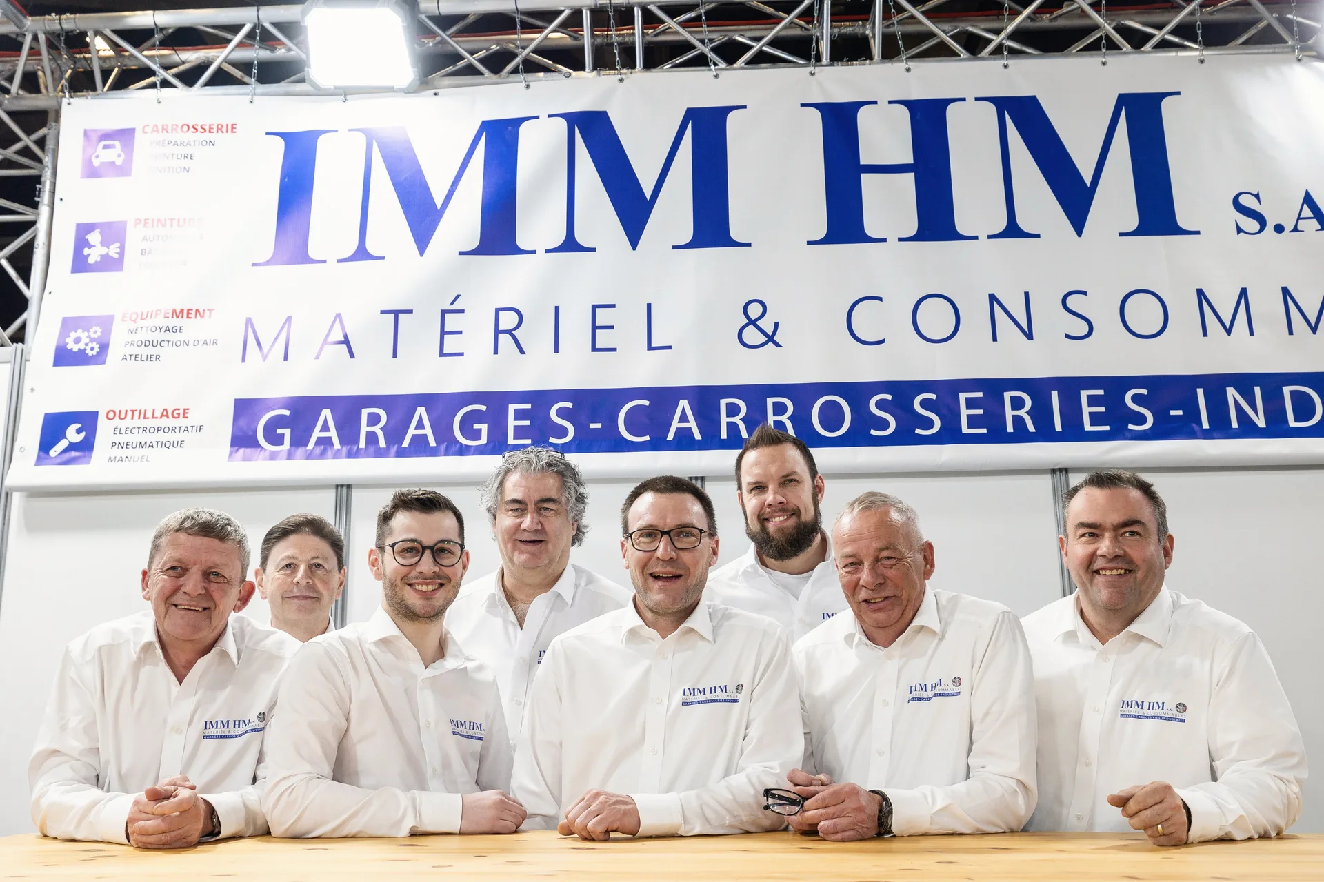 Magasin d'outillage IMM HM à Rochefort — rayon de produits pour carrosserie et garage