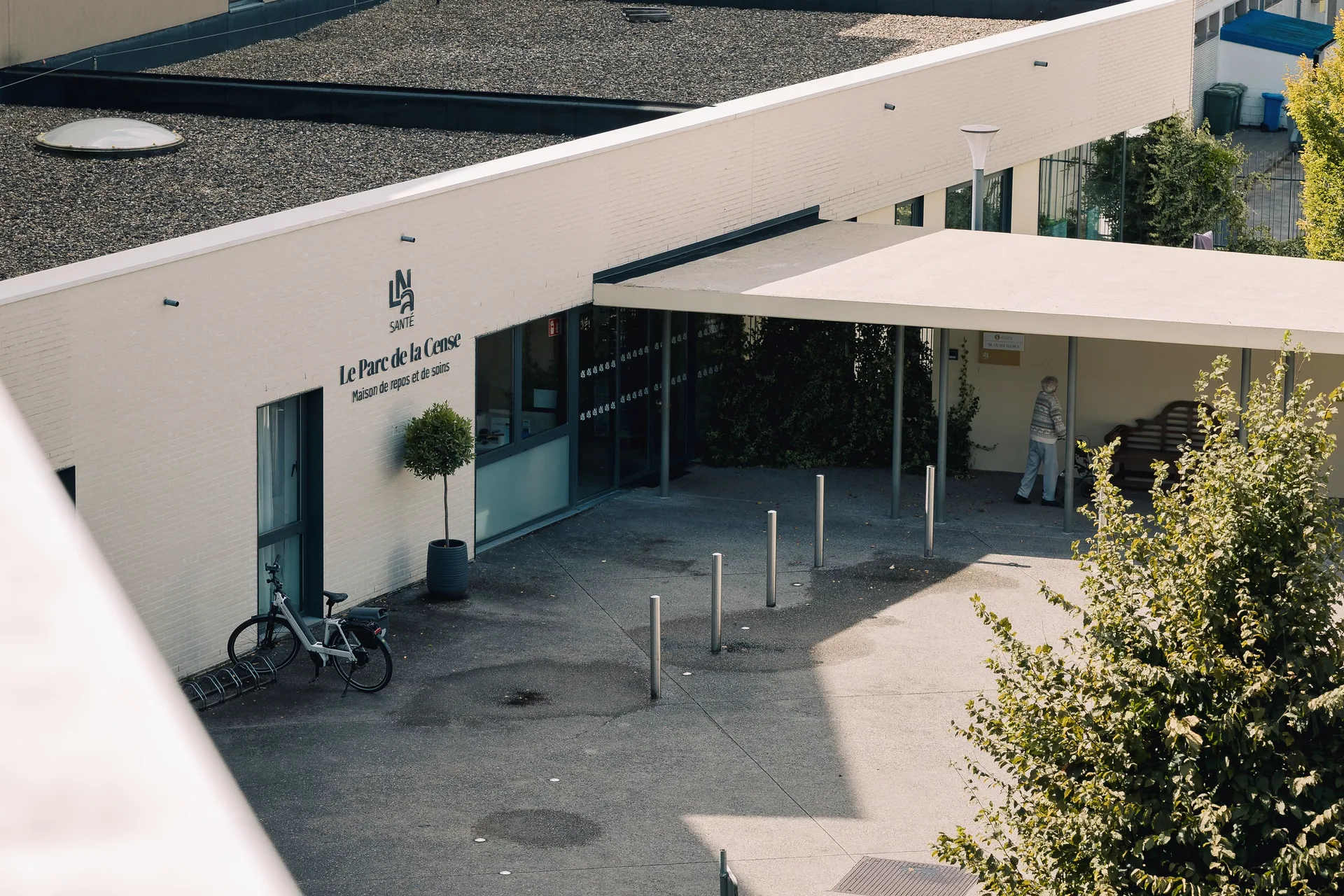 Façade de la résidence Le Parc de la Cense à Waterloo, groupe LNA Santé